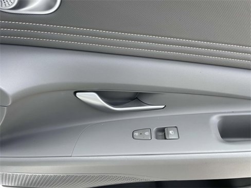 Certified 2024 Hyundai Elantra SEL w/ Convenience Package image 9