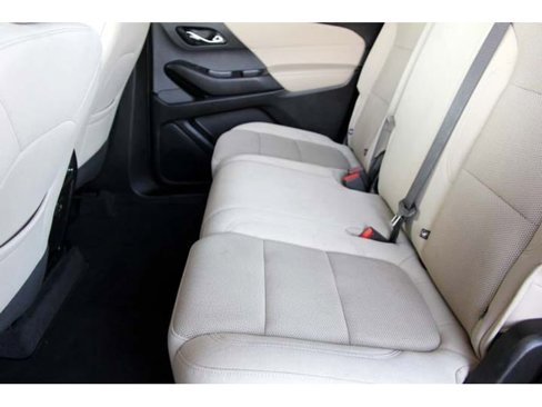 Used 2022 Chevrolet Traverse LS image 8