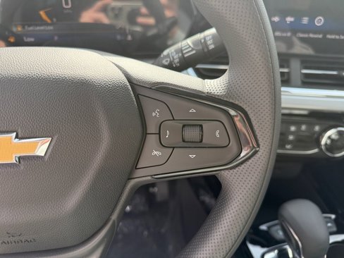 New 2025 Chevrolet Trax LT image 18
