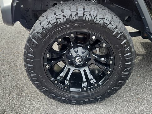 Used 2019 Jeep Wrangler Unlimited Sahara image 9