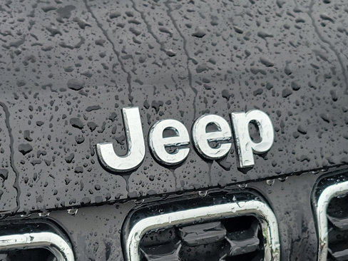 New 2024 Jeep Compass Latitude w/ Sun and Sound Group image 4