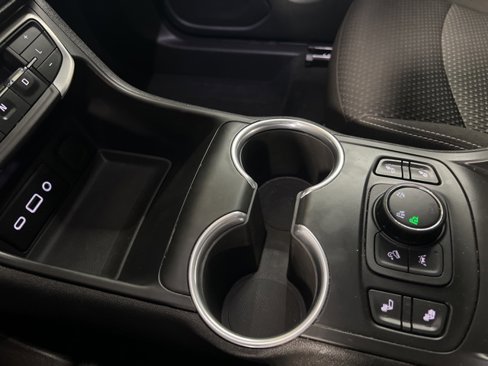 Used 2022 GMC Terrain SLE image 18