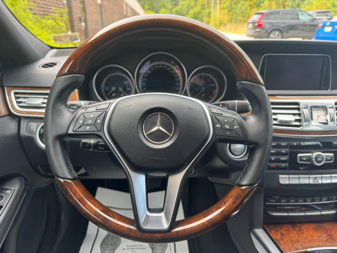 Used 2014 Mercedes-Benz E 350 4MATIC Sedan image 10