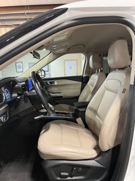 Used 2023 Ford Explorer XLT w/ Equipment Group 202A image 10
