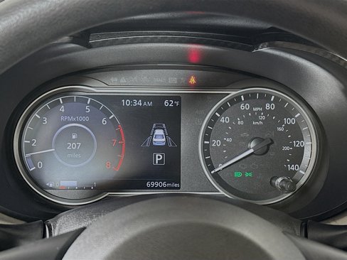 Used 2021 Nissan Versa SV image 12