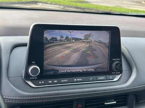 Used 2023 Nissan Rogue SV image 14
