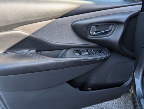 Used 2023 Nissan Murano S image 14