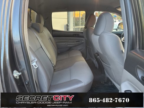 Used 2015 Toyota Tacoma 4x4 Double Cab image 12