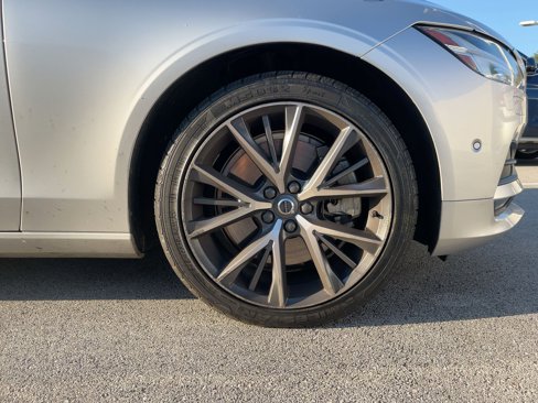 Used 2018 Volvo S90 T6 Momentum w/ Convenience Package image 7
