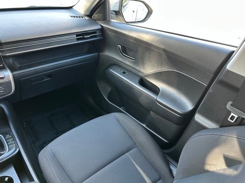 Used 2024 Hyundai Kona SEL image 11