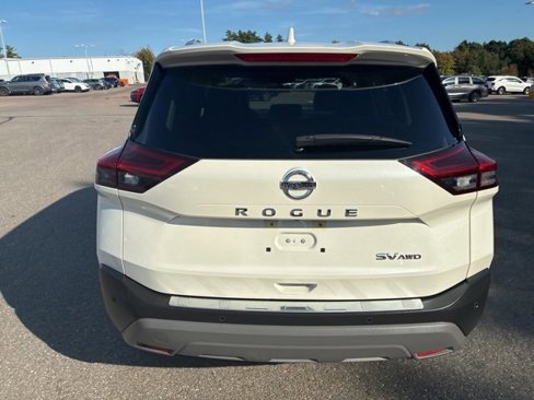 Certified 2021 Nissan Rogue SV w/ Premium Package image 6