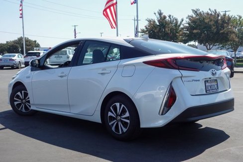 Certified 2017 Toyota Prius Prime Premium image 2