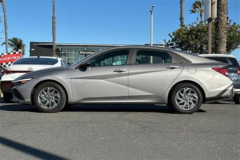 Used 2024 Hyundai Elantra SEL image 7