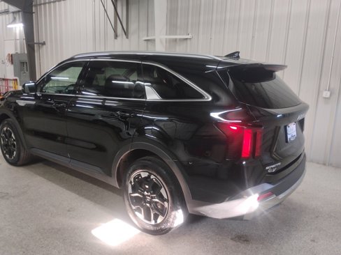 Used 2024 Kia Sorento S image 25