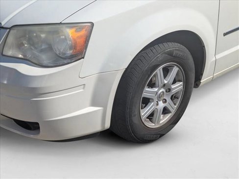 Used 2015 Dodge Grand Caravan SXT image 3