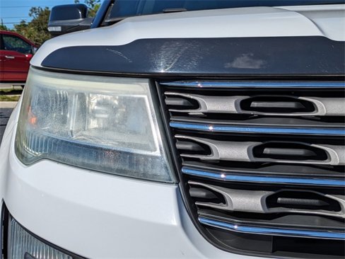 Used 2016 Ford Explorer XLT image 10