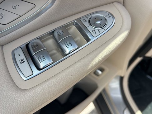 Used 2021 Mercedes-Benz GLC 300 image 35