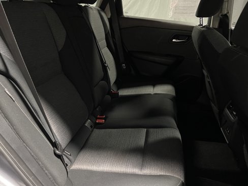 Used 2021 Nissan Rogue SV image 11