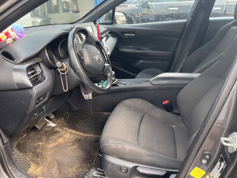 Used 2018 Toyota C-HR XLE image 5