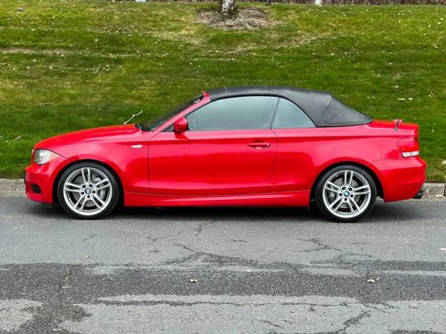 Used 2011 BMW 135i Convertible image 6
