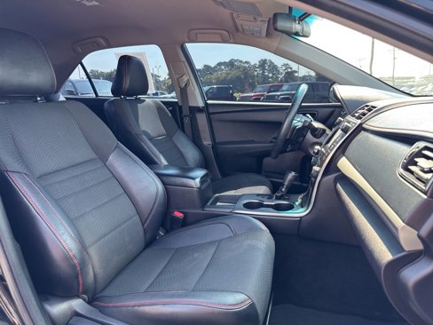 Used 2017 Toyota Camry SE image 23