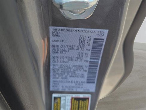 Used 2025 Nissan Frontier SV image 7