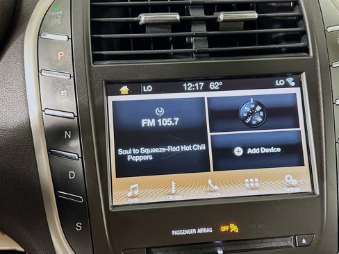 Used 2017 Lincoln MKC Premiere image 23
