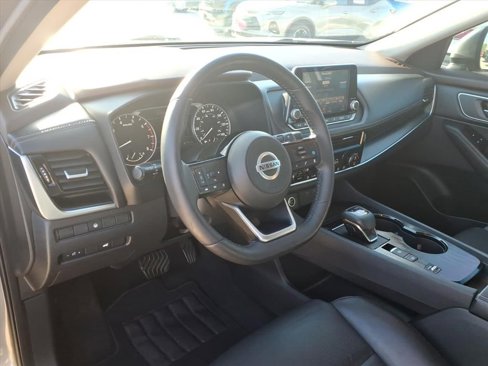 Used 2021 Nissan Rogue SV w/ Premium Package image 18