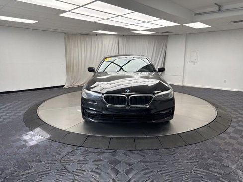 Used 2018 BMW 530e image 2