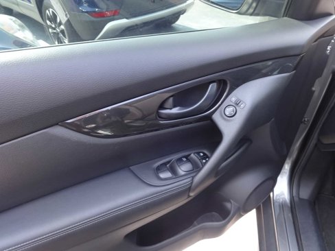 Used 2020 Nissan Rogue S image 14