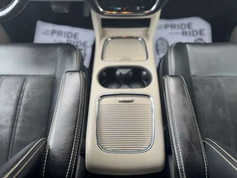 Used 2019 Dodge Grand Caravan SXT image 29
