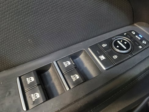 Used 2015 Hyundai Genesis 5.0 w/ Option Group 05 image 27
