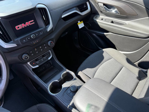Used 2024 GMC Terrain SLE image 14