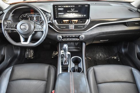 Used 2023 Nissan Altima 2.5 SR w/ SR Premium Package image 12