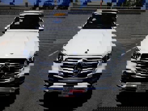 Used 2020 Mercedes-Benz GLE 350 w/ Premium Package image 4