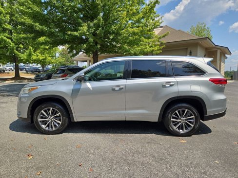 Used 2018 Toyota Highlander XLE image 11