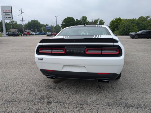 Used 2017 Dodge Challenger R/T image 5