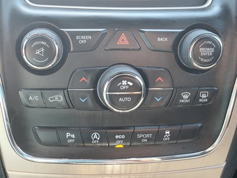 Used 2017 Jeep Grand Cherokee Laredo image 24