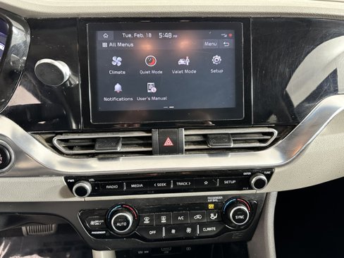 Used 2022 Kia Niro LXS image 16