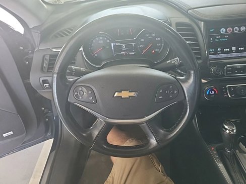 Used 2016 Chevrolet Impala LTZ w/ Enhanced Convenience Package image 13