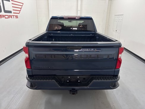 Used 2020 Chevrolet Silverado 1500 Custom w/ Custom Value Package image 13