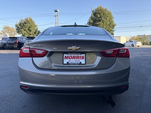 Used 2017 Chevrolet Malibu LT image 4