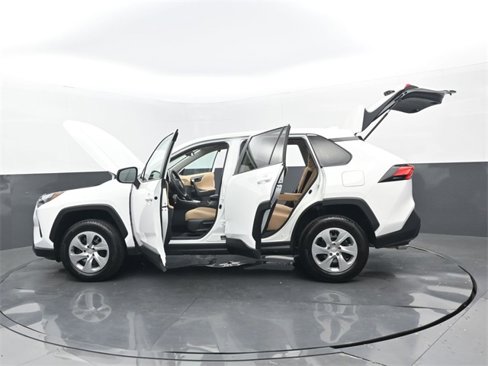 Used 2023 Toyota RAV4 LE image 32