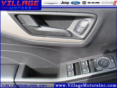 Used 2022 Ford Escape SE w/ SE Sport Appearance Package image 8