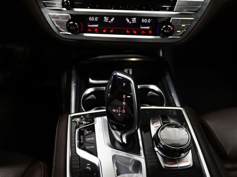 Used 2016 BMW 750i xDrive image 17
