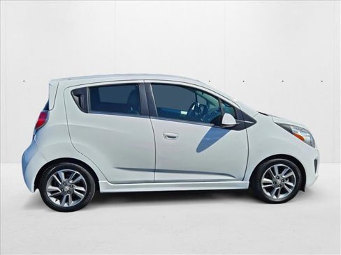 Used 2016 Chevrolet Spark LT image 4