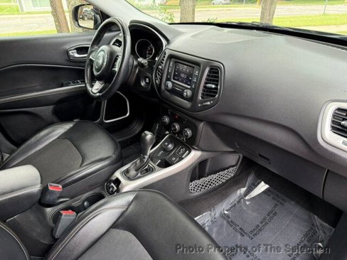 Used 2017 Jeep Compass Latitude w/ Cold Weather Group image 46