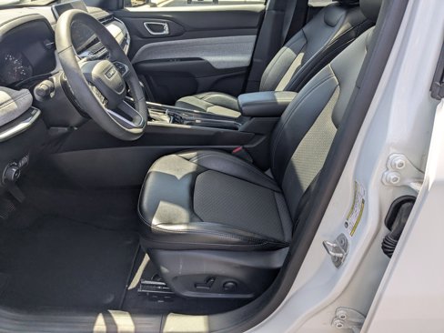 Used 2023 Jeep Compass Latitude w/ Sun and Sound Group image 14