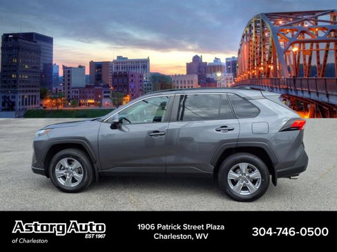 Used 2022 Toyota RAV4 XLE image 6