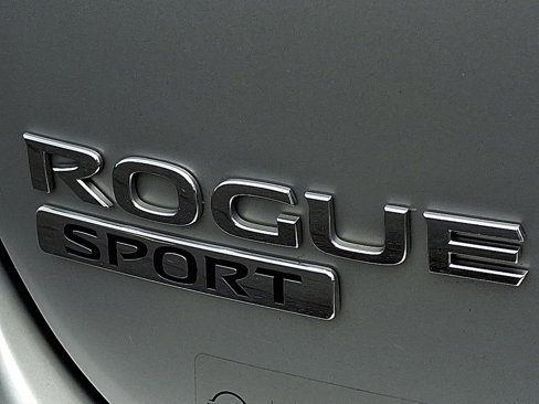 Used 2022 Nissan Rogue Sport S image 22